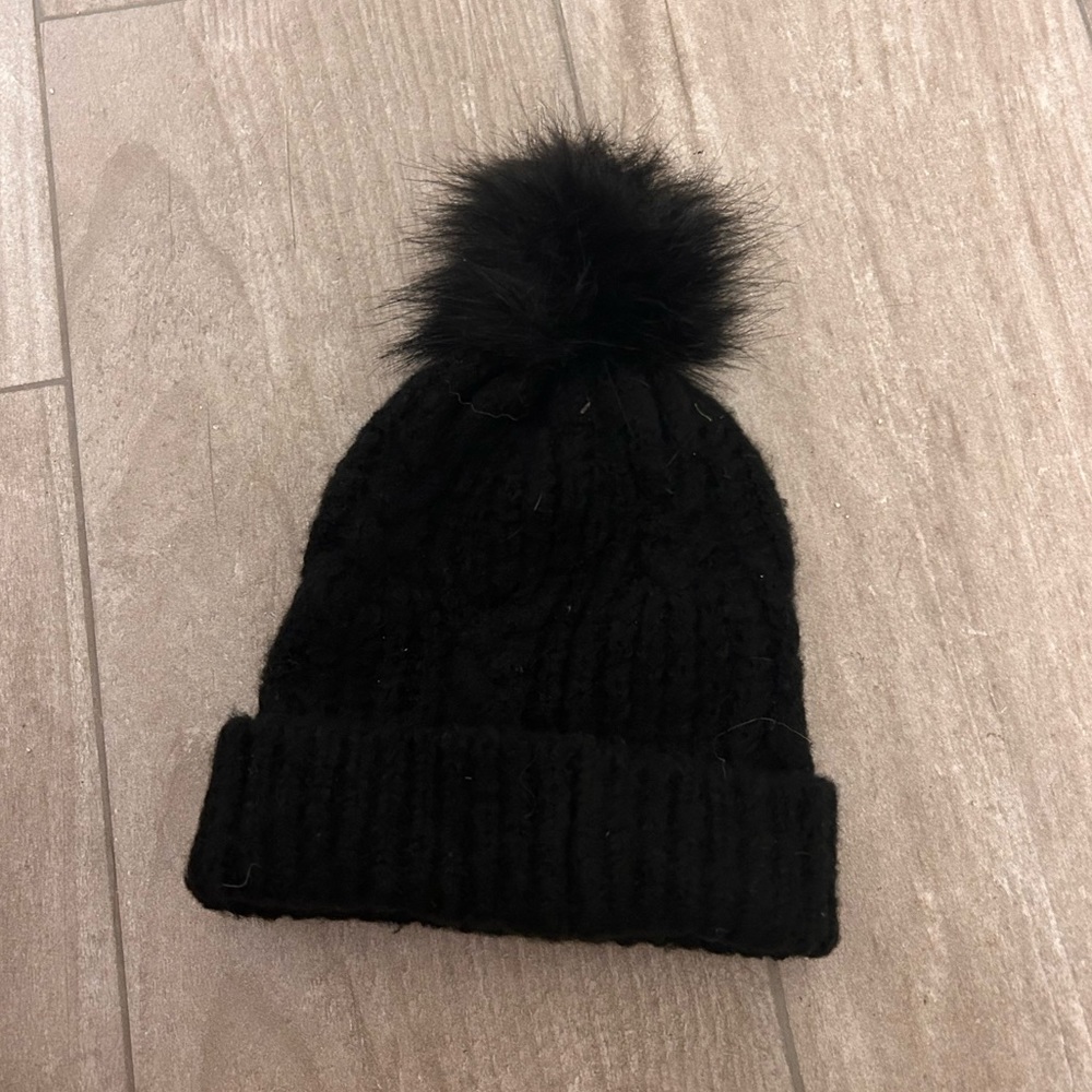 FOREVER21 PUFFBALL BEANIE